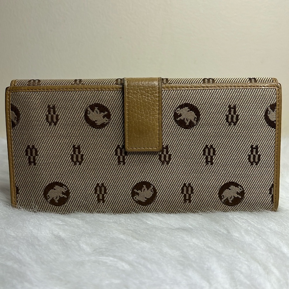 Hunting World Wallet